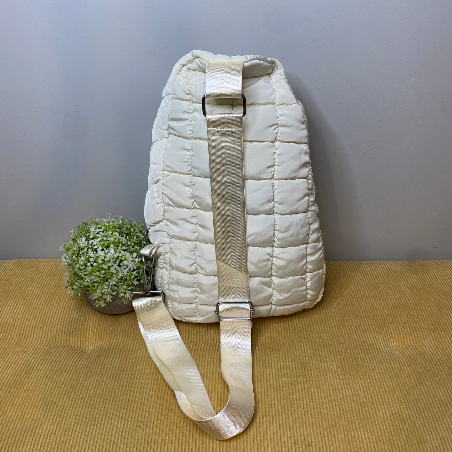 Sarah - Puffer Sling XL