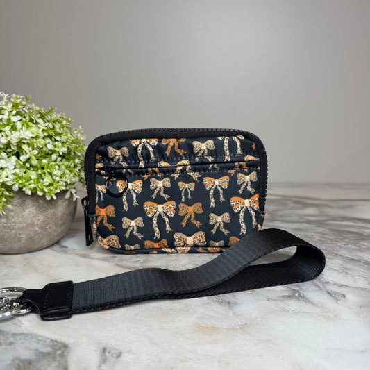 Rue - Nylon Wristlet Wallet - Animal Black Bow